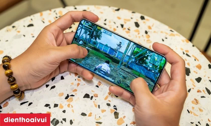 Galaxy S25 Plus được trang bị vi&ecirc;n pin dung lượng lớn 4900mAh