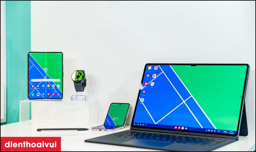 Quản l&yacute; liền mạch với hệ sinh th&aacute;i Galaxy