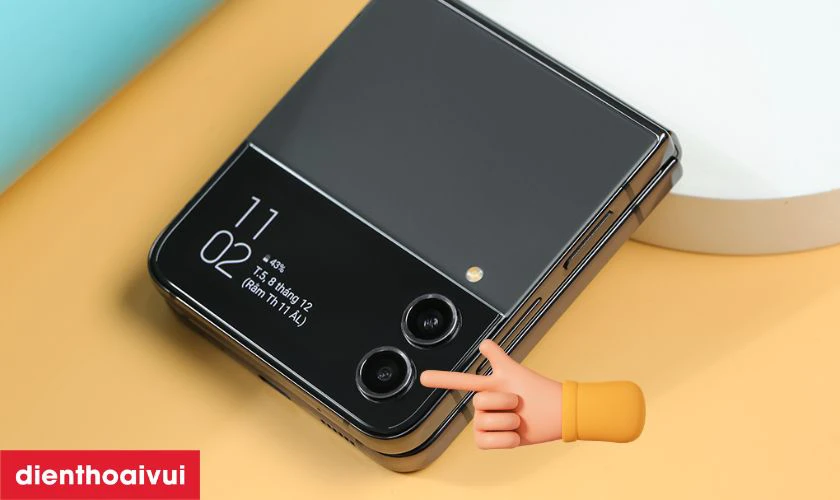 Z Flip4 256GB sở hữu hệ thống camera k&eacute;p chất lượng cao ở mặt sau
