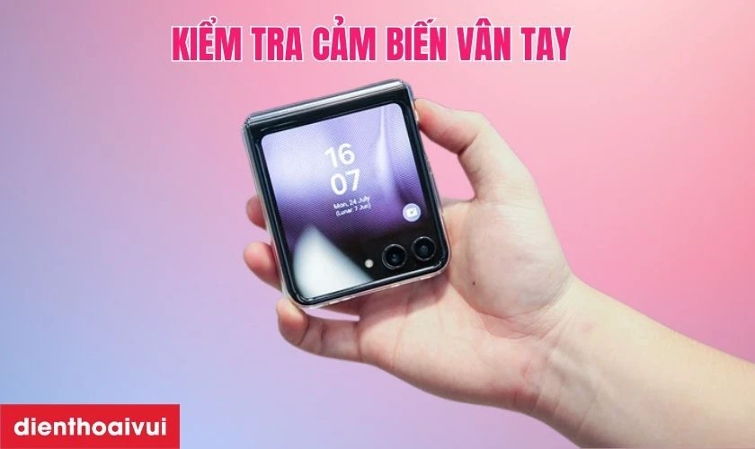 Test cảm biến, FaceID,... tr&ecirc;n Galaxy Z Flip5 cũ