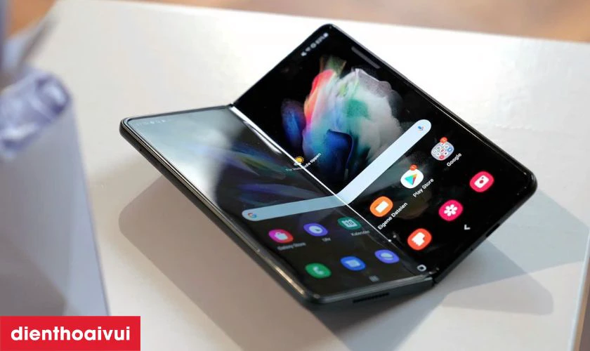 Điểm nổi bật của Samsung Z Fold 3 cũ
