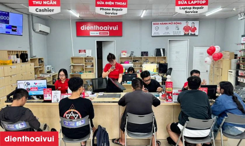 Tại sao n&ecirc;n chọn mua Samsung Z Fold 3 cũ tại Điện Thoại Vui?