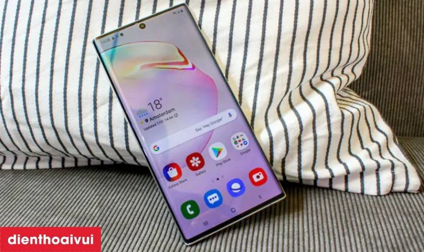 C&ocirc;ng nghệ Dynamic AMOLED gi&uacute;p mắt thoải m&aacute;i khi xem