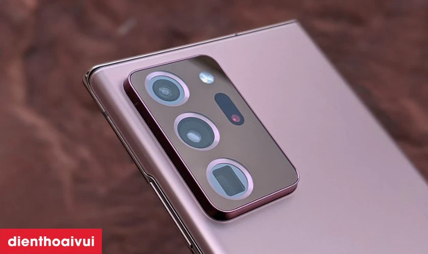 Camera ch&iacute;nh 108MP chụp sắc n&eacute;t, gi&agrave;u chi tiết