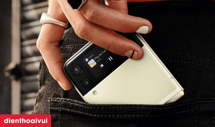Điểm nổi bật của Samsung Z Flip 3 cũ