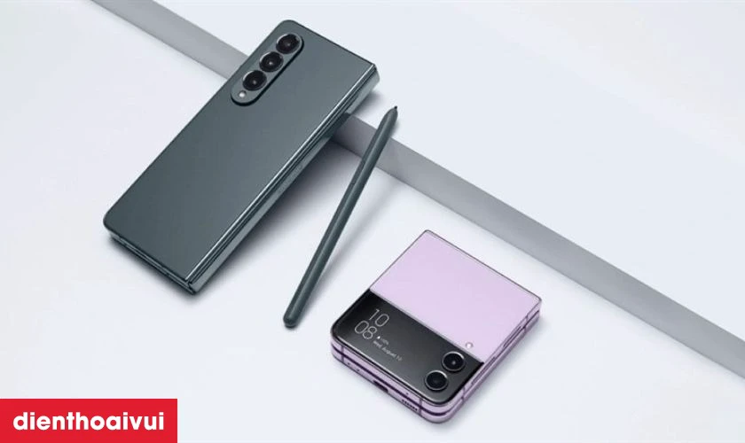 N&ecirc;n chọn Fold4 hay Flip 4 cũ