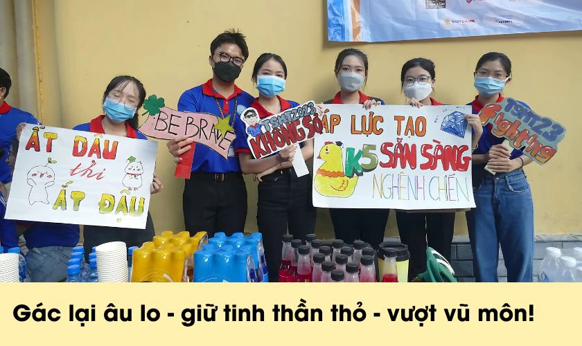 Khẩu hiệu tiếp sức mùa thi 2026 theo vần dễ thuộc