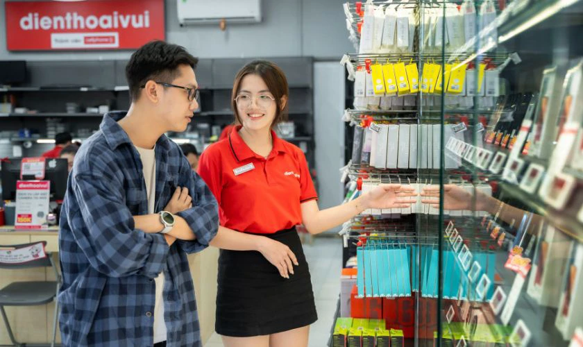 Mua Samsung Galaxy S22 Ultra và iPhone 13 Pro Max cũ giá tốt tại Điện Thoại Vui