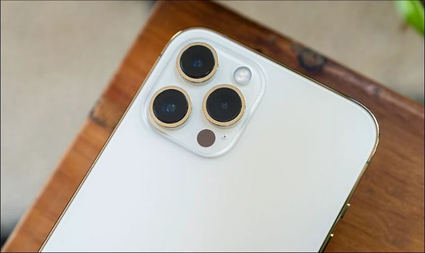 iPhone 12 Pro còn có thêm cảm biến LiDAR