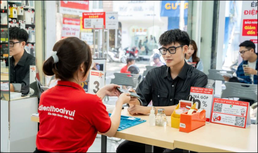 Sở hữu ngay điện thoại iPhone 12 Mini và iPhone 13 Mini chính hãng ở Điện Thoại Vui
