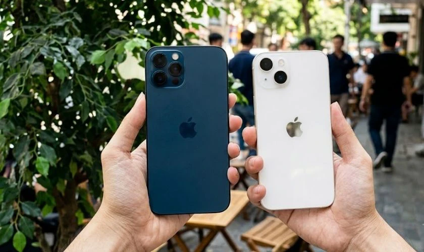 So sánh về giá bán lúc ra mắt và giá cũ giữa 2 máy