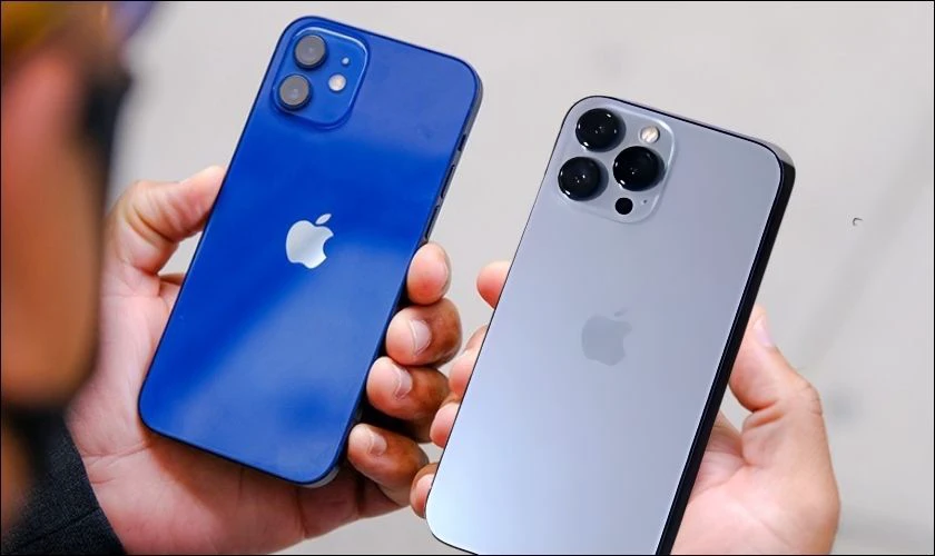 So sánh iPhone 12 và 13 Pro Max về giá thành