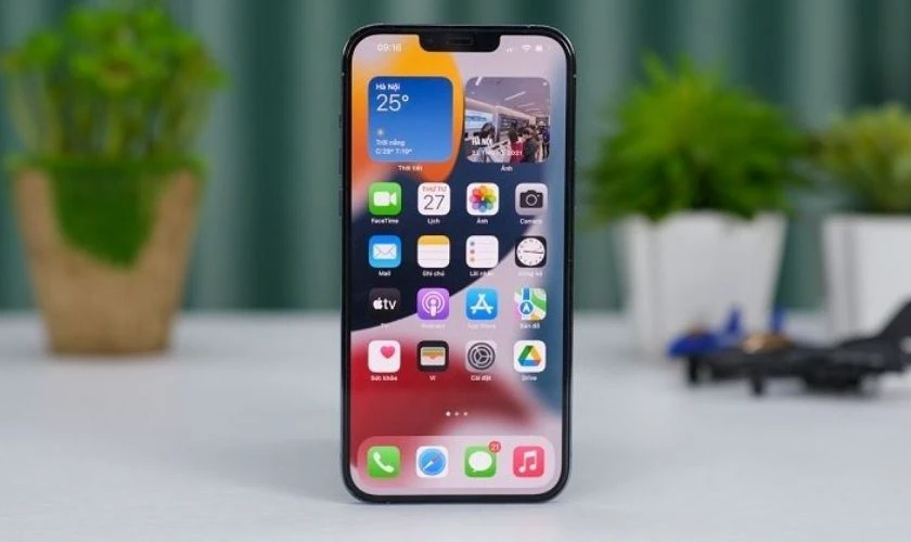 So sánh iPhone 13 Pro Max và 15 Pro Max về màn hình