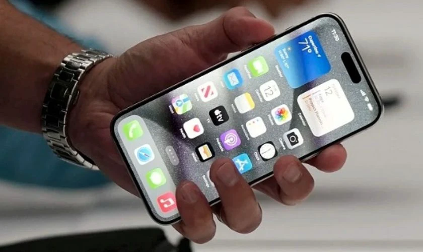 iPhone 15 Pro Max chuyển sang Dynamic Island