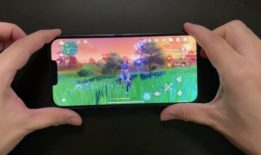 Về hiệu năng: iPhone 15 Pro Max mạnh hơn với chip A17 Pro