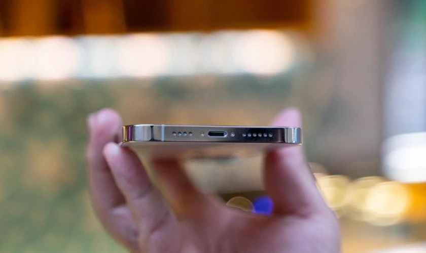 So sánh iPhone 13 Pro và 12 Pro Max về sạc pin