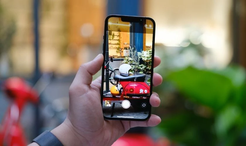 So sánh iPhone 13 Pro và 12 Pro Max về camera