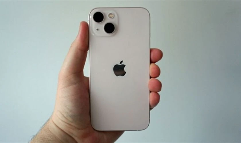 Nên chọn mua iPhone 13 hay 12 Pro Max?