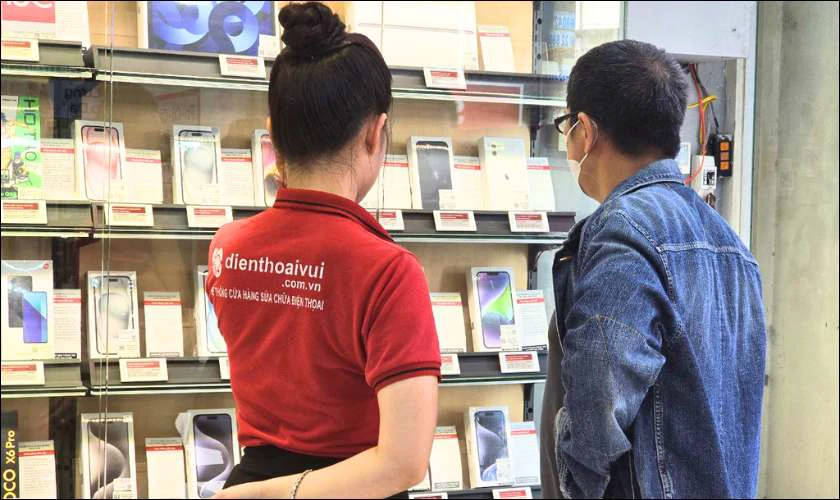 Mua điện thoại cũ giá tốt tại Điện Thoại Vui