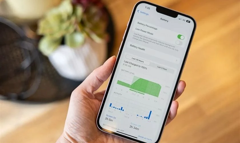 iPhone 14 Plus có thời lượng pin dài hơn
