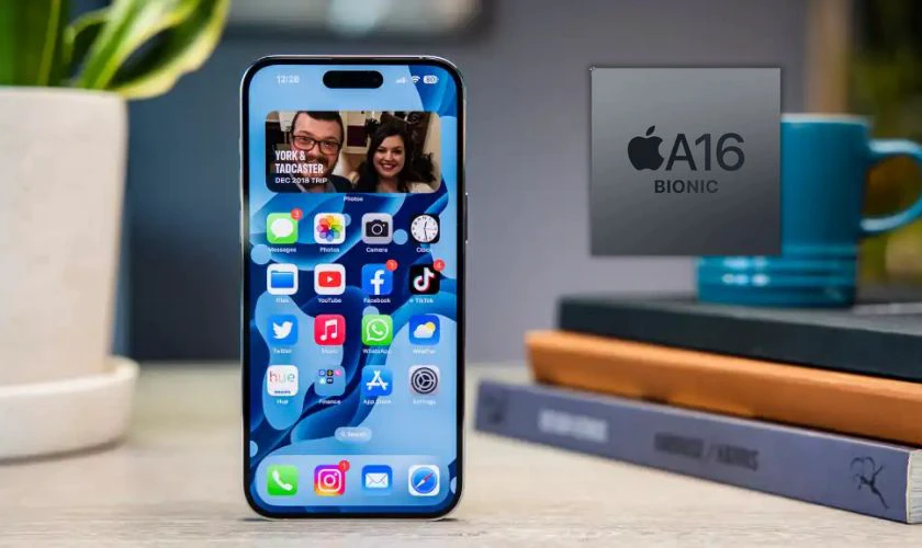So sánh hiệu năng iPhone 14 Plus và 14 Pro Max