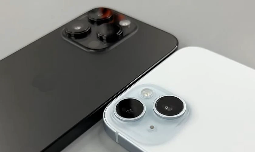 iPhone 14 Pro Max sở hữu hệ thống 3 camera sau gồm camera chính 48 MP,