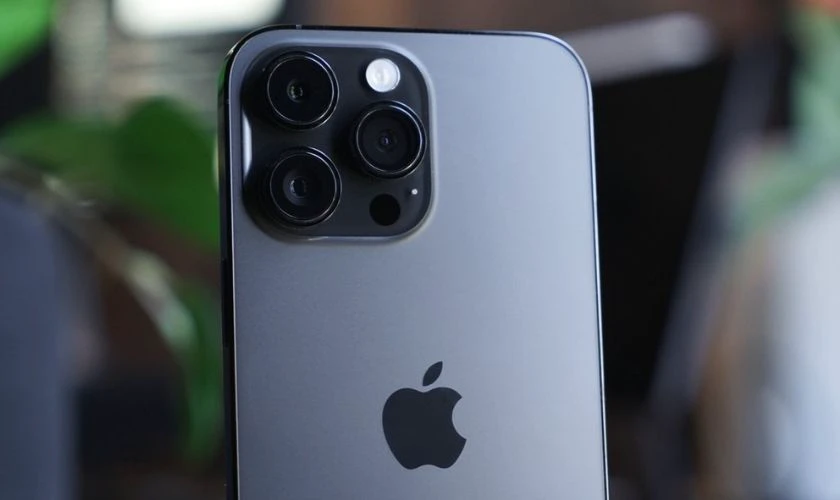 So sánh S24 Ultra và iPhone 14 Pro Max về thiết kế