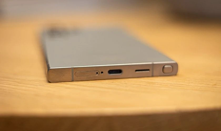 So sánh S24 Ultra và iPhone 14 Pro Max sạc pin