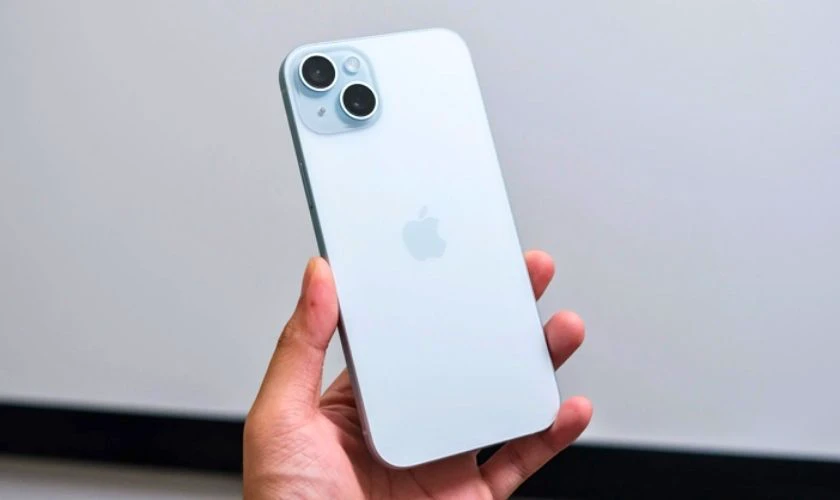 So sánh iPhone 12 Pro Max và 15 Plus tổng quan