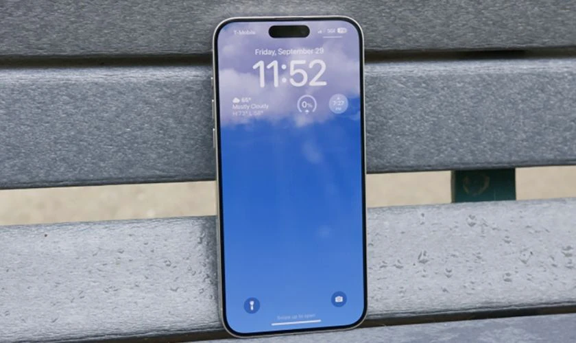 iPhone 15 Pro Max có thời lượng xem video lên đến 29 giờ, cao hơn 3 giờ so với iPhone 15 Plus