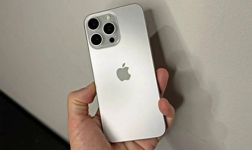 Nên chọn mua iPhone 15 Pro Max hay iPhone 16 Plus?