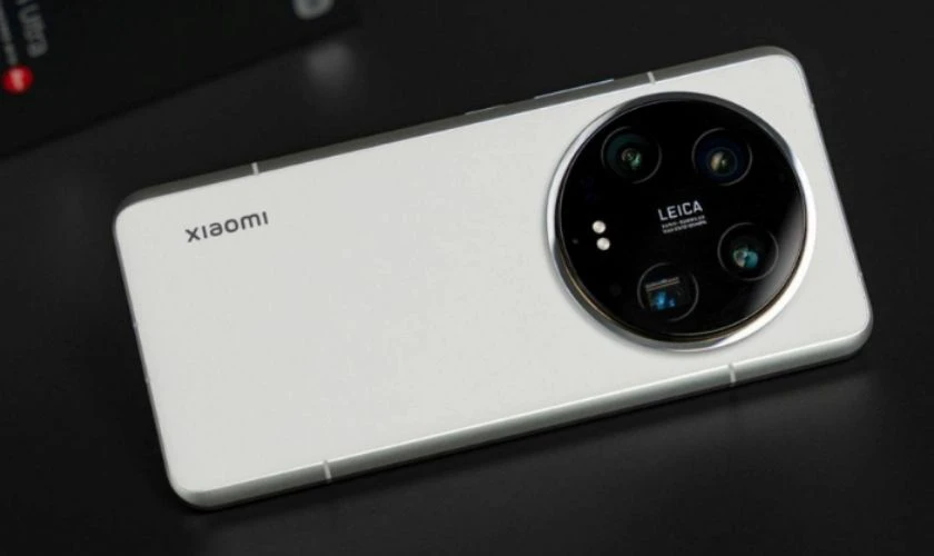 So sánh iPhone 15 Pro Max và Xiaomi 14 Ultra chi tiết về thiết kế