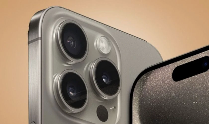 Về camera: Xiaomi 14 Ultra đa dạng tiêu cự, iPhone 15 Pro Max mạnh về video