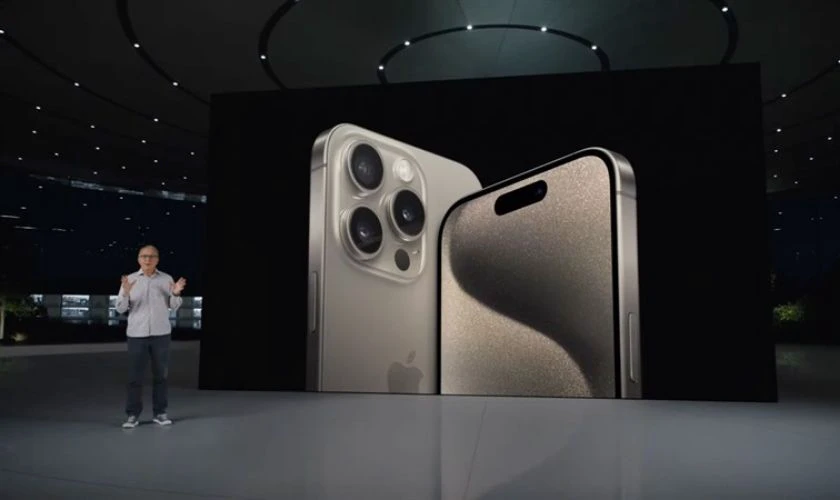 Về giá: iPhone 15 có mức giá khởi điểm thấp hơn