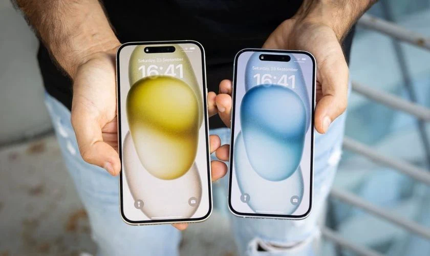 Cả 2 model đều sử dụng màn hình Super Retina XDR OLED