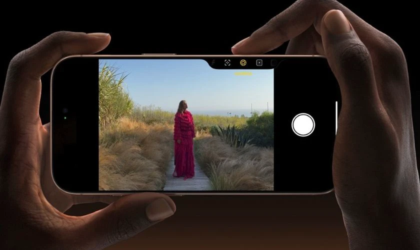 So sánh iPhone 16 và 16e chi tiết về thiết kế