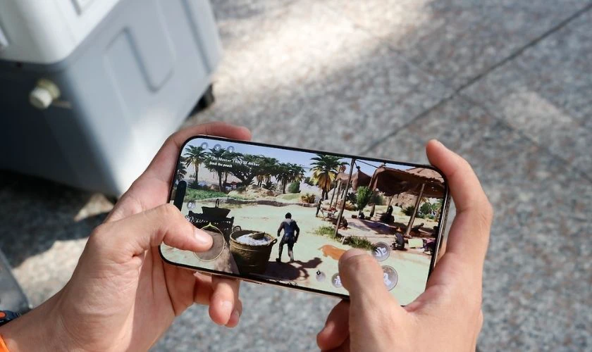 iPhone 16 Pro được trang bị chip A18 Pro, trong khi iPhone 16 sử dụng A18
