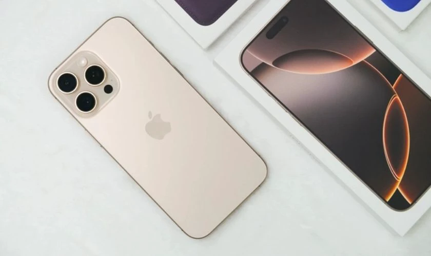 So sánh giá bán điện thoại cũ giữa 2 model