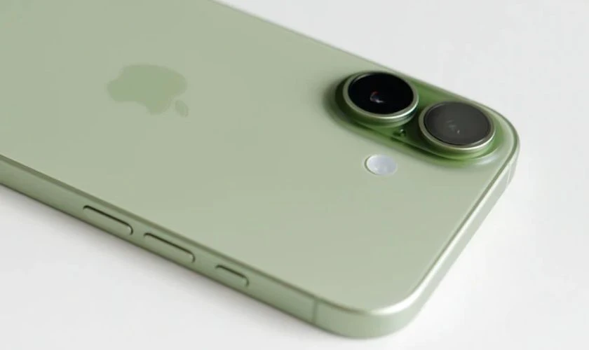 So sánh iPhone 16 Pro và 17 chi tiết máy nào tốt hơn