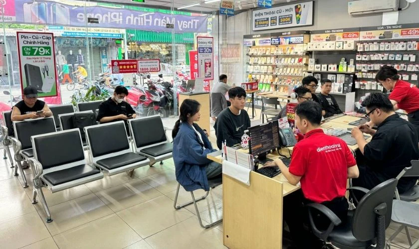 Điện Thoại Vui l&agrave; địa chỉ mua điện thoại Samsung J7 series cũ uy t&iacute;n, gi&aacute; tốt