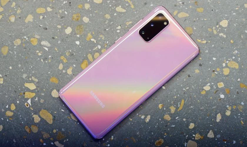 So sánh S20 và S20 FE chi tiết