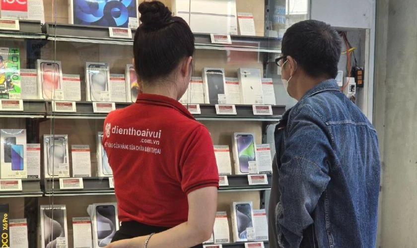 Điện Thoại Vui là địa chỉ mua điện thoại Samsung và iPhone cũ uy tín, giá tốt