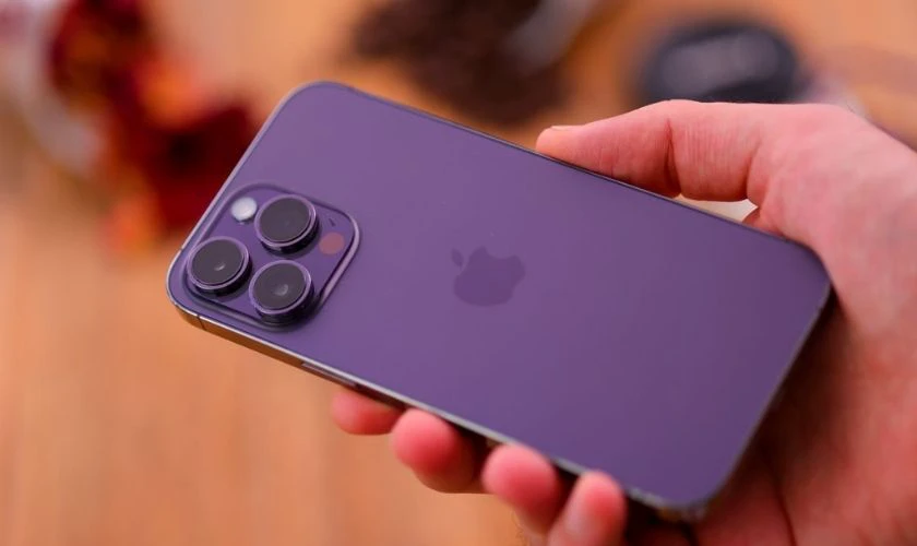 So sánh Xiaomi 13 Pro và iPhone 14 Pro Max chi tiết về thiết kế