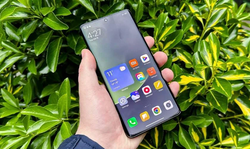 So sánh 2 dòng máy về màn hình