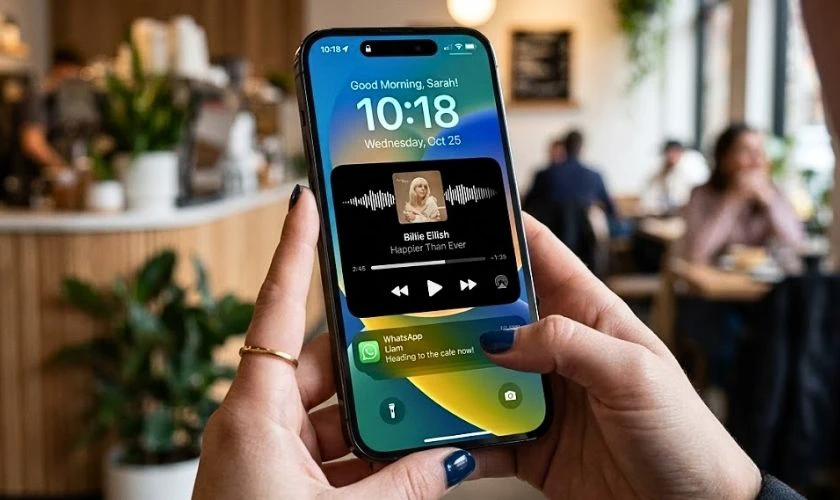 Xiaomi có độ phân giải cao hơn, iPhone tối ưu hiển thị ngoài trời