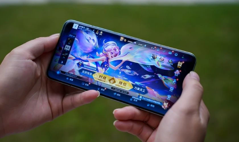 So sánh Xiaomi 14 Pro và iPhone 15 Pro Max hiệu năng