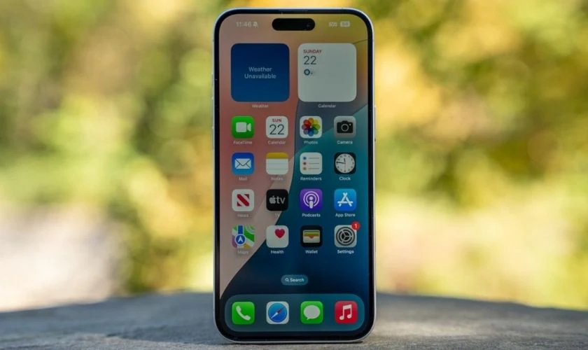 Xiaomi 15 viền siêu mỏng, iPhone 16 hiển thị chân thực