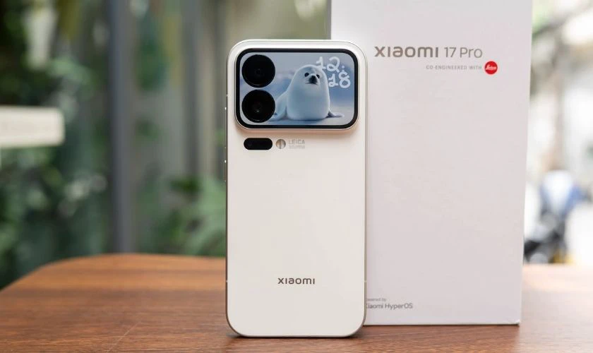 So sánh Xiaomi 17 Pro và iPhone 17 Pro thiết kế