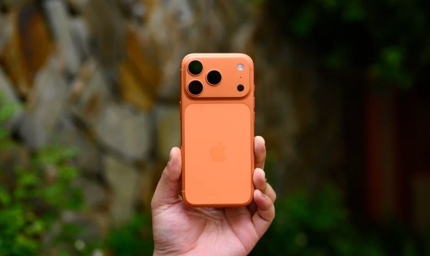 Thiết kế mặt lưng Xiaomi 17 Pro và iPhone 17 Pro