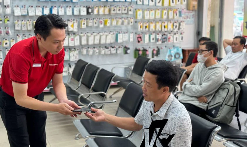 Mua điện thoại Samsung cũ gi&aacute; rẻ tại Điện Thoại Vui